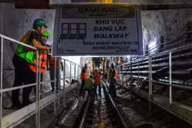 Thi công khoan hầm dự án Nhổn-ga Hà Nội. (Ảnh: Tuấn Anh/TTXVN)