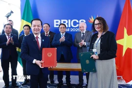Thủ tướng Phạm Minh Chính và Tổng thống Cộng hòa Liên bang Brazil Lula da Silva chứng kiến trao Bản ghi nhớ giữa Bộ Khoa học và Công nghệ và Bộ Khoa học, Công nghệ và Đổi mới sáng tạo Brazil về hợp tác trong lĩnh vực khoa học, công nghệ, đổi mới sáng tạo và chuyển đổi số. (Ảnh: Dương Giang/TTXVN)