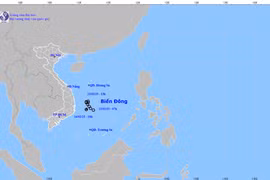 Áp thấp nhiệt đới trên khu vực giữa Biển Đông đã suy yếu thành vùng áp thấp. (Nguồn: Trung tâm Dự báo Khí tượng Thủy văn Quốc gia)