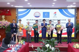 Hội Nhà báo Cuba tặng huy chương Felix Elmusa cho 5 nhà báo Việt Nam