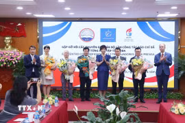 Hội Nhà báo Cuba tặng huy chương Felix Elmusa cho 5 nhà báo Việt Nam