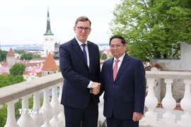 Thủ tướng Phạm Minh Chính đón và hội đàm với Thủ tướng Cộng hòa Estonia Kristen Michal. (Ảnh: Dương Giang/TTXVN)