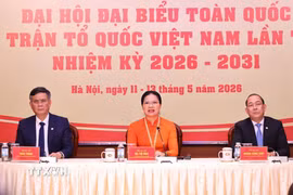 Bà Hà Thị Nga, Ủy viên Trung ương Đảng, Phó Chủ tịch-Tổng Thư ký Ủy ban Trung ương Mặt trận Tổ quốc Việt Nam trả lời các câu hỏi của các nhà báo. (Ảnh: Minh Đức/TTXVN)
