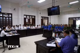Quang cảnh phiên tòa. (Ảnh: Đức Hiếu/TTXVN)