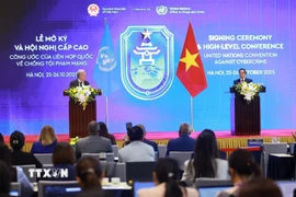 Thủ tướng Chính phủ Phạm Minh Chính cùng Tổng Thư ký Liên hợp quốc António Guterres gặp gỡ báo chí tại Lễ mở ký và Hội nghị cấp cao Công ước của Liên hợp quốc về chống tội phạm mạng. (Ảnh: Dương Giang/TTXVN)