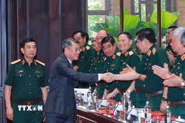 Thủ tướng Lê Minh Hưng với các đại biểu. (Ảnh: Trọng Đức/TTXVN)