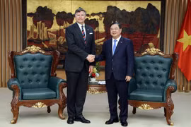 Phó Thủ tướng Thường trực Chính phủ Phạm Gia Túc tiếp Phó Ngoại trưởng Hoa Kỳ Christopher Landau. (Nguồn: Báo Điện tử Chính phủ)