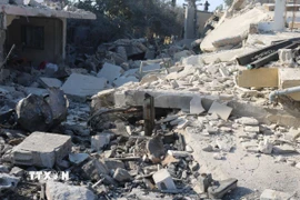 Các tòa nhà của Liban bị phá hủy sau cuộc không kích của Israel tại Zawtar al-Sharqiya, Liban. (Ảnh: THX/TTXVN)