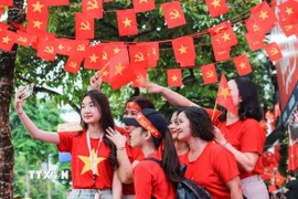 Hà Nội đảm bảo vệ sinh môi trường, diệt côn trùng tại các địa điểm tập trung đông người phục vụ Lễ kỷ niệm A80. (Ảnh: Hoàng Hiếu/TTXVN)