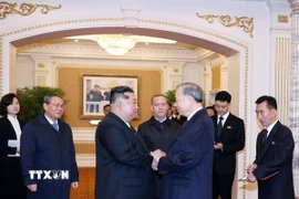 Tổng Bí thư Tô Lâm với Tổng Bí thư Đảng Lao động Triều Tiên, Chủ tịch Quốc vụ nước Cộng hòa Dân chủ Nhân dân Triều Tiên Kim Jong Un. (Ảnh: Thống Nhất/TTXVN)