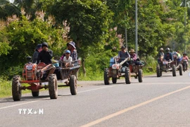 Người dân Campuchia sơ tán tránh xung đột biên giới với Thái Lan tại tỉnh Oddar Meanchey, ngày 25/7/2025. (Ảnh: THX/TTXVN)