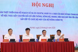 Các đồng chí điều hành hội nghị. (Ảnh: Phương Hoa/TTXVN)