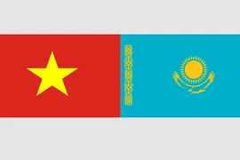 Quốc kỳ Việt Nam và Kazakhstan. (Nguồn: Vietnam+)