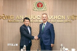 Đại tướng Lương Tam Quang, Bộ trưởng Bộ Công an tiếp Chủ tịch Cơ quan Công nghiệp quốc phòng Thổ Nhĩ Kỳ Haluk Gorgun. (Ảnh: Phạm Kiên/TTXVN)