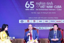 Đại sứ Cuba tại Việt Nam Rogelio Polanco Fuentes chia sẻ trong tọa đàm tại lễ phát động cấp quốc gia Chương trình vận động ủng hộ nhân dân Cuba với chủ đề “65 năm nghĩa tình Việt Nam-Cuba." (Ảnh: Thanh Tùng/TTXVN)