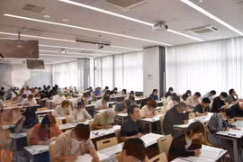 Thí sinh tại một kỳ thi năng lực tiếng Việt. (Ảnh: Nguyễn Tuyến/TTXVN)