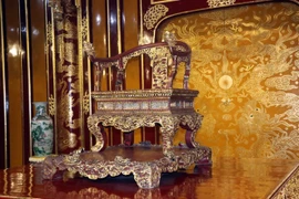 Ngai vàng - Bảo vật Quốc gia ở Điện Thái Hòa. (Ảnh: Đỗ Trưởng/TTXVN)