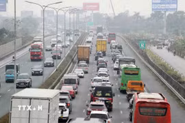 Không khí Hà Nội vẫn ở mức không tốt với nhóm nhạy cảm. (Ảnh: Phạm Kiên/TTXVN)