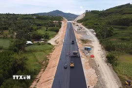 Các trục giao thông của tỉnh Đắk Lắk đảm bảo kết nối và phát triển theo hướng Bắc-Nam và Đông-Tây. (Ảnh: Xuân Triệu/TTXVN)