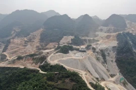 Khu vực khai thác đá của một số công ty ở huyện Lục Yên, Yên Bái. (Ảnh: TTXVN phát)