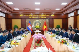 Thủ tướng Phạm Minh Chính và Thủ tướng Campuchia Hun Manet hội đàm. (Ảnh: Dương Giang/TTXVN)