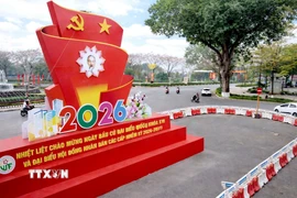 Tại Phú Thọ, nhiều cụm pano, khẩu hiệu tuyên truyền chào mừng Ngày bầu cử đại biểu Quốc hội khóa XVI và đại biểu Hội đồng Nhân dân các cấp nhiệm kỳ 2026-2031 được trang trí nổi bật tại các điểm trung tâm. (Ảnh: Hoàng Hùng/TTXVN)