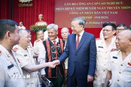 Tổng Bí thư Tô Lâm gặp mặt cán bộ Công an cấp cao nghỉ hưu. (Ảnh: Thống Nhất/TTXVN)