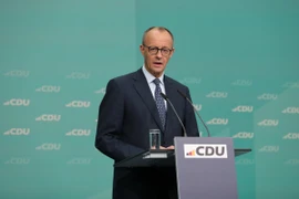 Lãnh đạo đảng Dân chủ/Xã hội Cơ đốc giáo (CDU/CSU) của Đức Friedrich Merz phát biểu trong cuộc họp báo tại Berlin ngày 24/2. (Ảnh: THX/TTXVN)