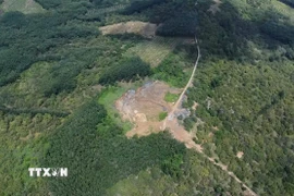 Khu vực công trường khai thác đá ở xã Phú Trung (Đồng Nai). (Ảnh: TTXVN)