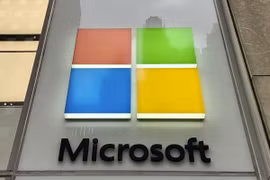 Biểu tượng Microsoft tại một cửa hàng ở New York, Mỹ. (Ảnh: Kyodo/TTXVN)
