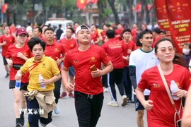 Đông đảo người dân tham gia Ngày chạy Olympic 2026 "Vì sức khỏe toàn dân -Vì an ninh Tổ quốc." (Ảnh: Lê Ngọc/TTXVN phát)