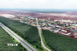 Dự án Sân bay Long Thành nhìn từ đường cao tốc Thành phố Hồ Chí Minh-Long Thành-Dầu Giây. (Ảnh: Hồng Đạt/TTXVN)