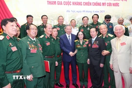 Tổng Bí thư Tô Lâm với các đại biểu. (Ảnh: Trọng Đức/TTXVN)