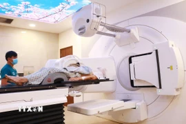 Hệ thống máy móc, thiết bị hiện đại trong chẩn đoán, điều trị ung thư tại Bệnh viện Ung bướu Thành phố Hồ Chí Minh. (Ảnh: Đinh Hằng/TTXVN)