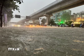 Một điểm ngập trên đường Nguyễn Trãi, Hà Nội. (Ảnh: Quốc Lũy/TTXVN)