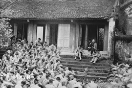 Đền Giếng trong Khu Di tích Đền Hùng, Bác Hồ căn dặn cán bộ, chiến sỹ Đại đoàn Quân Tiên Phong. (Ảnh: Đinh Đăng Định/TTXVN)