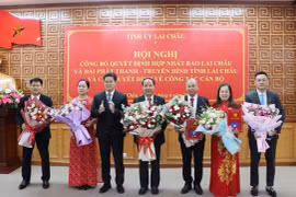 Ban lãnh đạo Báo Lai Châu sau khi hợp nhất. (Ảnh: Nguyễn Oanh/TTXVN)