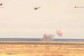 Tàu vũ trụ Soyuz MS-26 trở về Trái Đất. (Ảnh: Reuters)