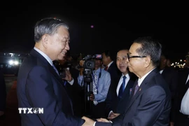 Lễ tiễn Tổng Bí thư Tô Lâm và đoàn cấp cao Việt Nam tại Sân bay Quốc tế Techo. (Ảnh: Thống Nhất/TTXVN)