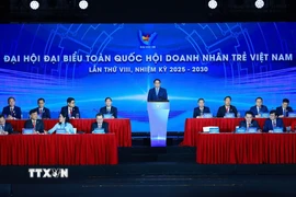 Thủ tướng Phạm Minh Chính phát biểu chỉ đạo Đại hội đại biểu toàn quốc Hội Doanh nhân trẻ Việt Nam lần thứ VIII, nhiệm kỳ 2025-2030. (Ảnh: Dương Giang/TTXVN)
