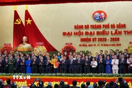 Ban Chấp hành Đảng bộ thành phố Đà Nẵng nhiệm kỳ 2025-2030 ra mắt Đại hội. (Ảnh: Quốc Dũng/TTXVN)