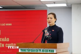 Bà Huỳnh Thị Phúc, Phó trưởng Đoàn đại biểu Quốc hội Thành phố Hồ Chí Minh phát biểu tại hội nghị. (Ảnh: Thanh Vũ/TTXVN)