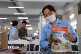 Sách giáo khoa do Nhà xuất bản Giáo dục Việt Nam phát hành. (Ảnh: Thanh Tùng/TTXVN)