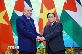 Thủ tướng Phạm Minh Chính hội kiến Chủ tịch Hạ viện Vương quốc Hashemite Jordan Mazen Turki El Qadi. (Ảnh: Dương Giang/TTXVN)
