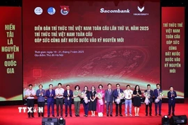 Ra mắt Hội đồng tư vấn và Ban Điều hành các tổ thảo luận của Diễn đàn Trí thức trẻ Việt Nam toàn cầu lần thứ 6 năm 2025. (Ảnh: Minh Đức/TTXVN)