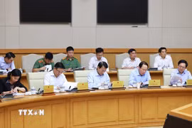 Thủ tướng Chính phủ Lê Minh Hưng chủ trì họp Thường trực Chính phủ và Thường trực Đảng ủy Chính phủ. (Ảnh: Dương Giang/TTXVN)