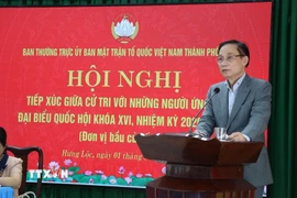 Bộ trưởng Bộ Ngoại giao Lê Hoài Trung tiếp xúc cử tri tại Huế. (Ảnh: Mai Trang/TTXVN)