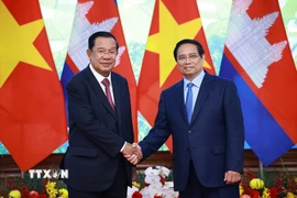Thủ tướng Phạm Minh Chính hội kiến Chủ tịch Đảng Nhân dân Campuchia, Chủ tịch Thượng viện Campuchia Hun Sen. (Ảnh: Dương Giang/TTXVN)