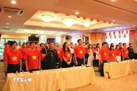 Lễ chào cờ được cử hành trọng thể tại Đại sứ quán Việt Nam tại Nhật Bản. (Ảnh: Phạm Tuân/TTXVN)