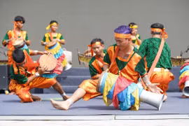 Múa trống Chhay-dăm. (Nguồn: Báo Tây Ninh)